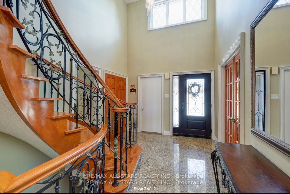 6 Lincoln Pl