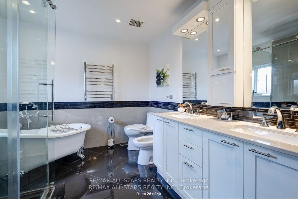 6 Lincoln Pl