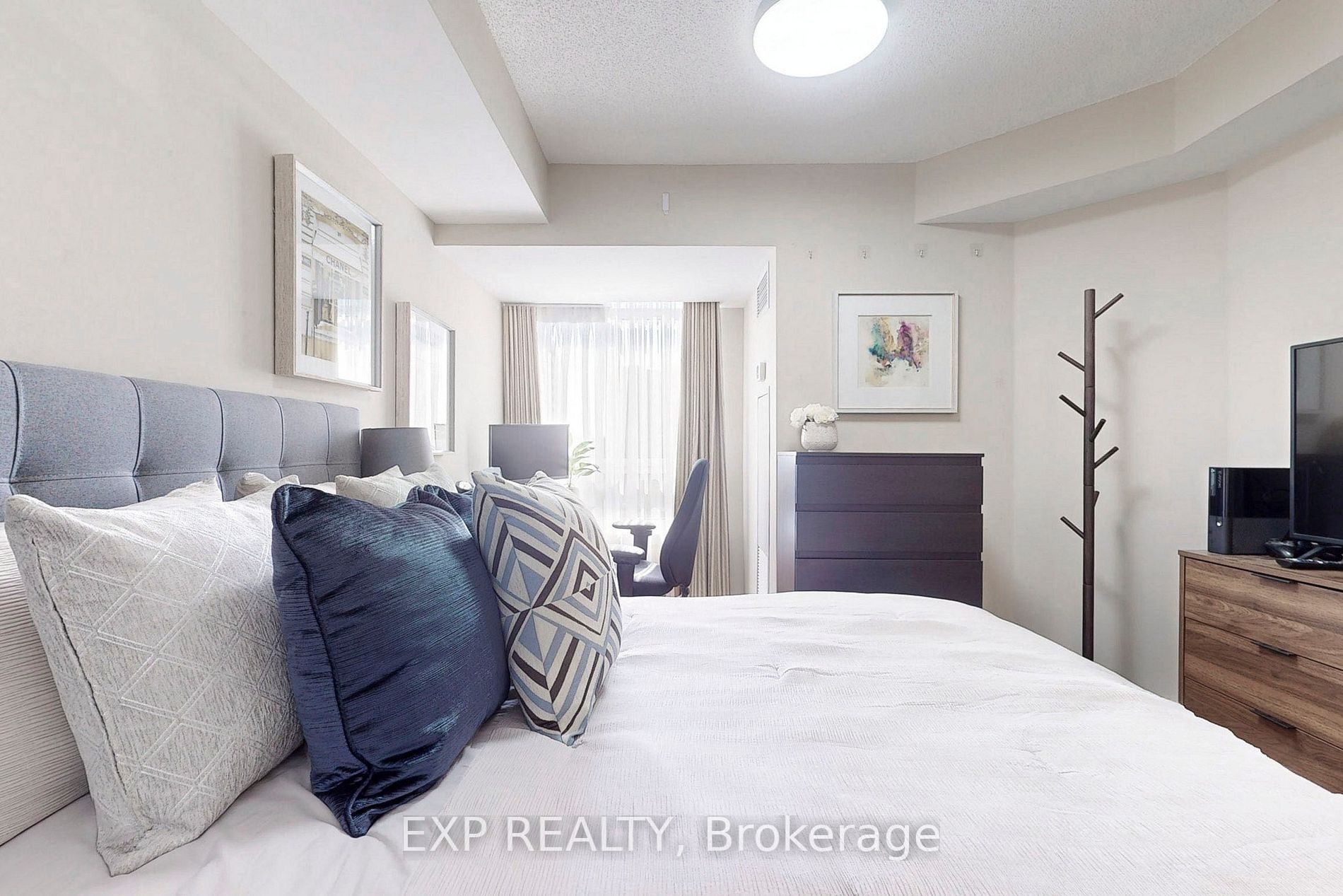 23 Cox Boulevard, #558