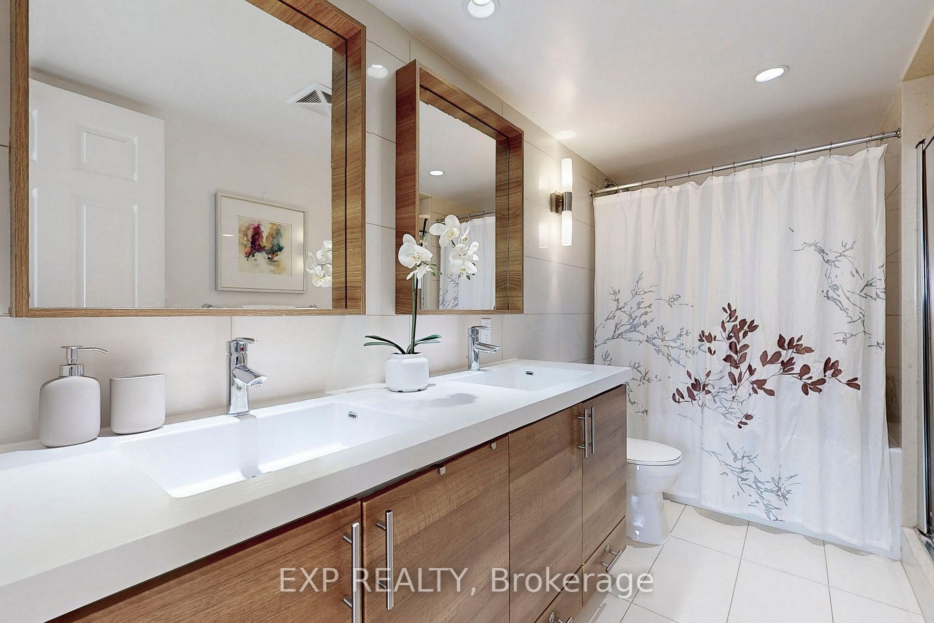 23 Cox Boulevard, #558