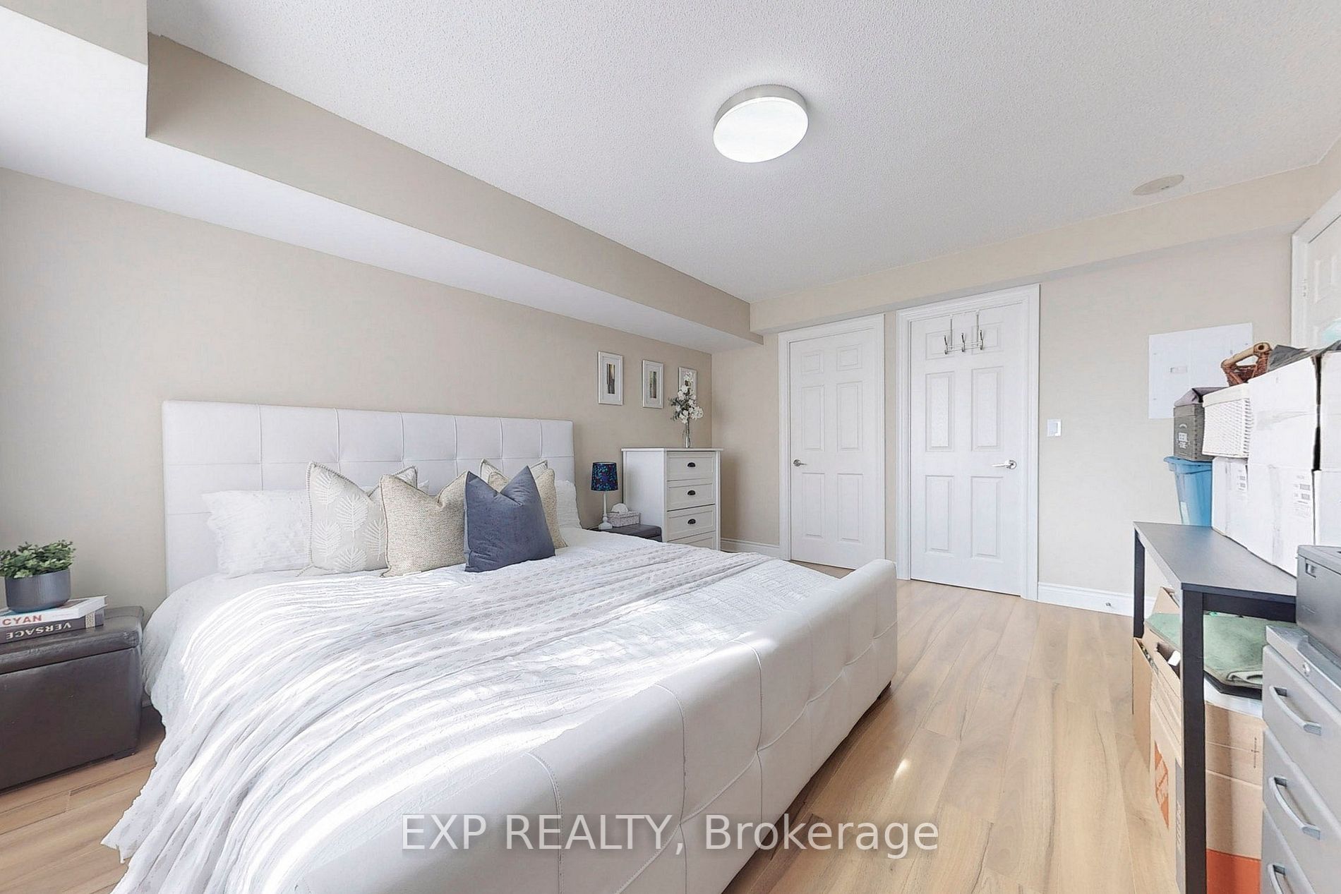 23 Cox Boulevard, #558