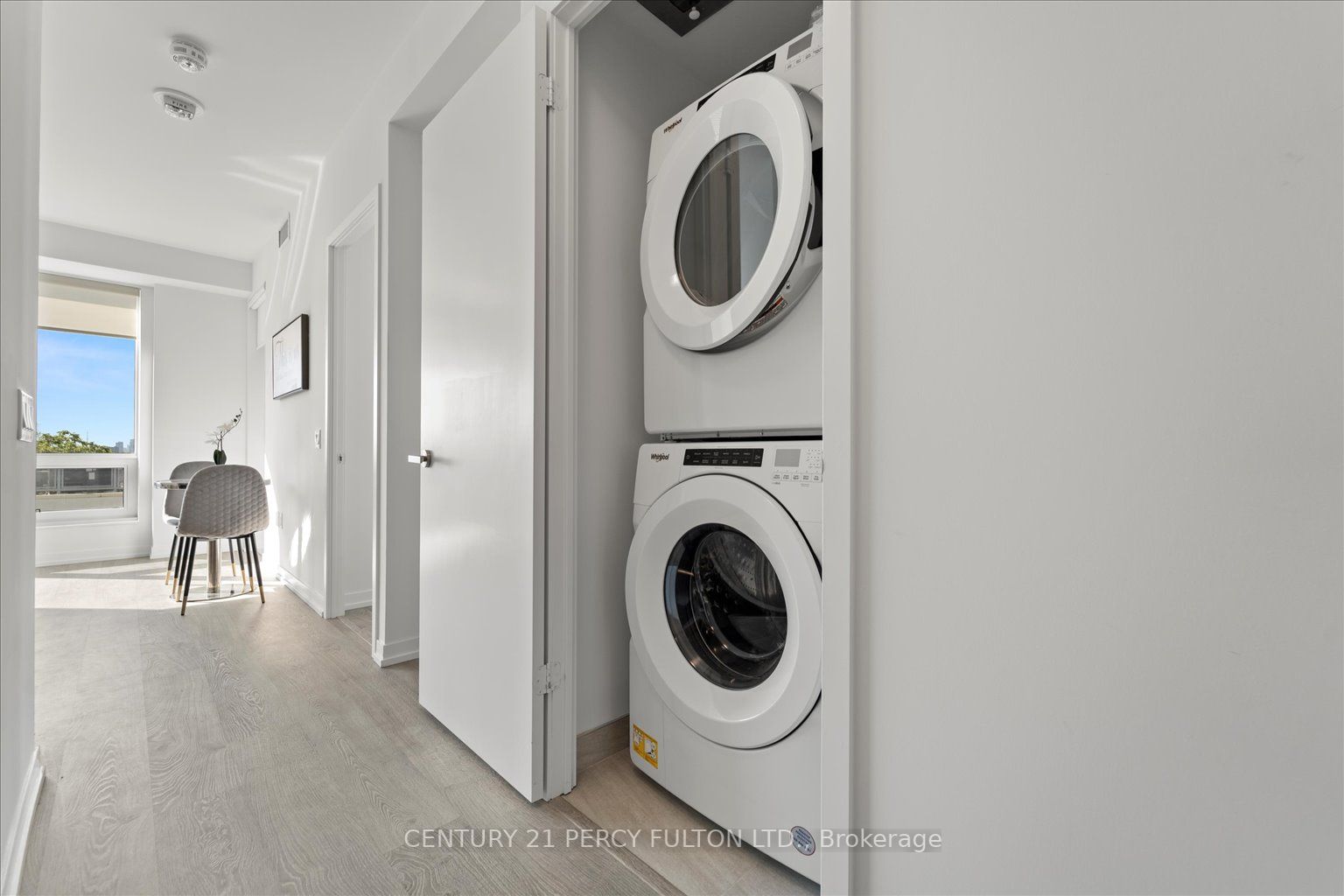 8868 Yonge St, #521E