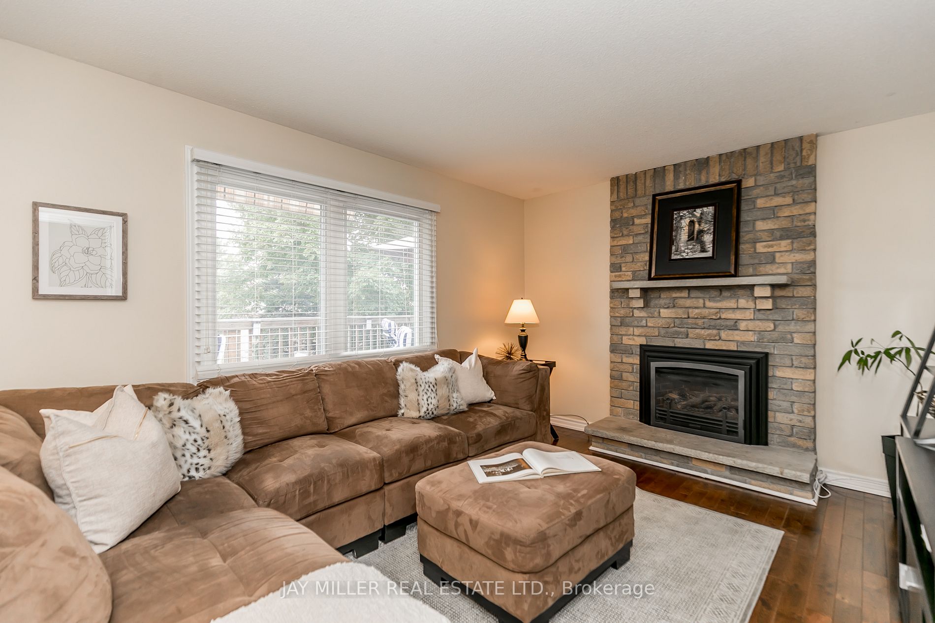 917 Ferndale Cres