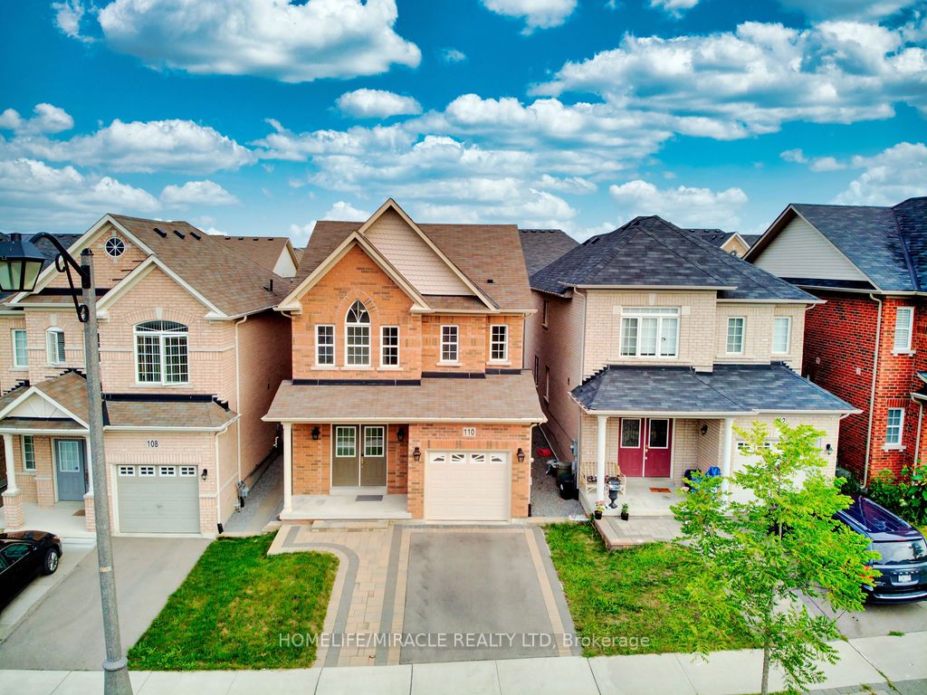 110 Herefordshire Crescent