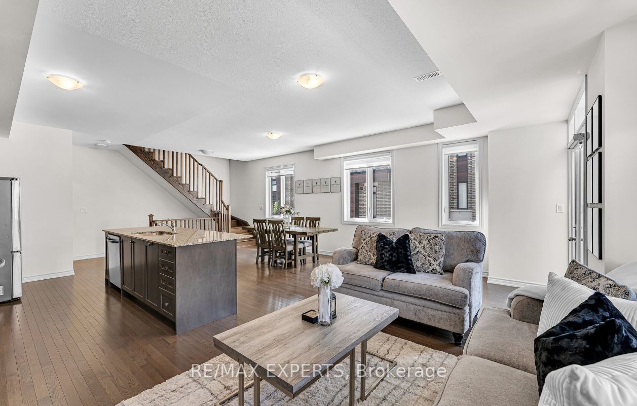 43 Elsinore St