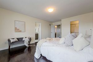 17 Ivy Stone Crt