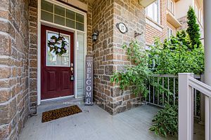 17 Ivy Stone Crt