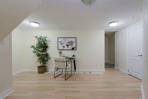 17 Ivy Stone Crt