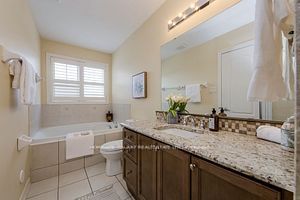 17 Ivy Stone Crt