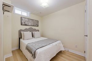 17 Ivy Stone Crt