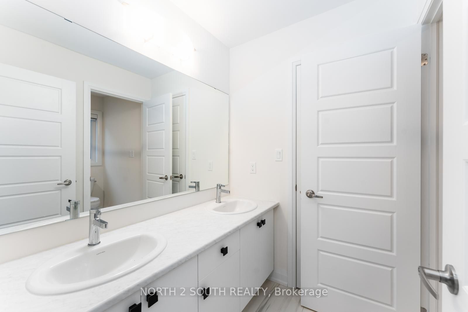 146 Ferragine Cres