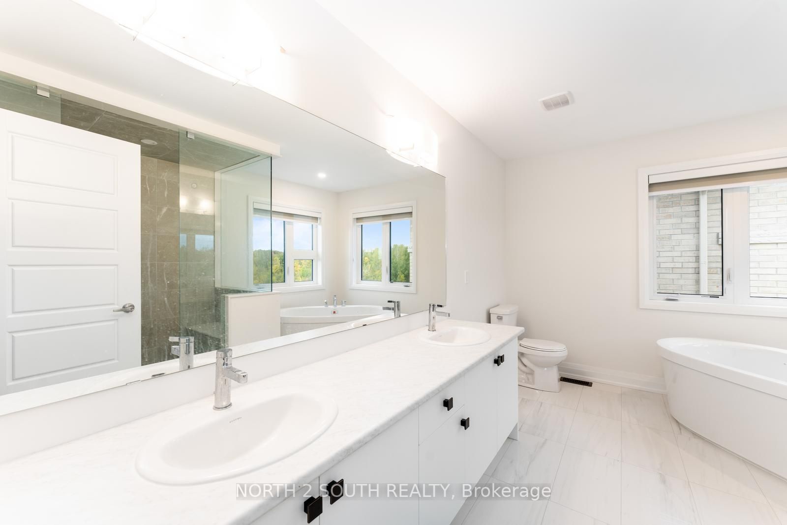146 Ferragine Cres