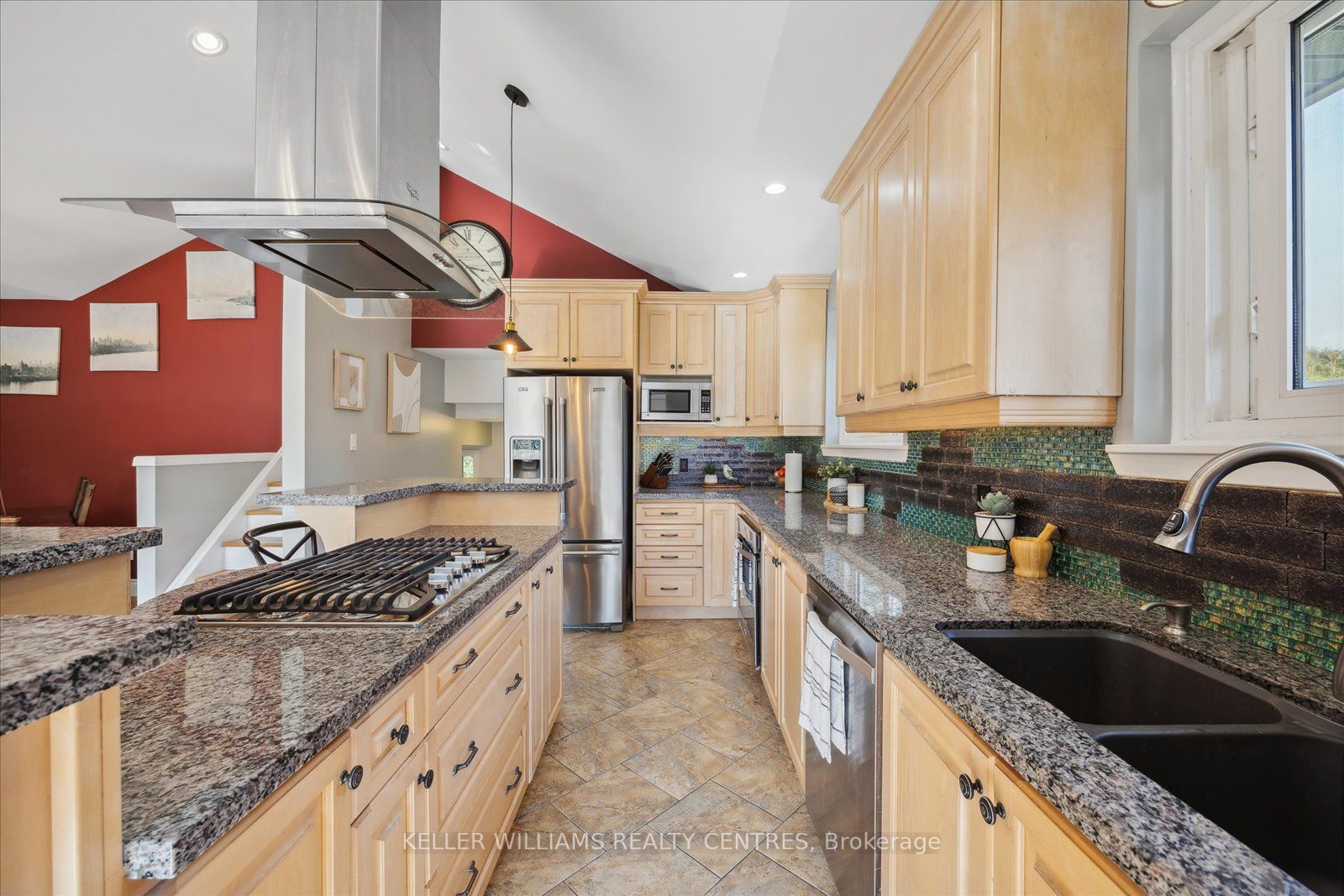 18 Boulding Dr