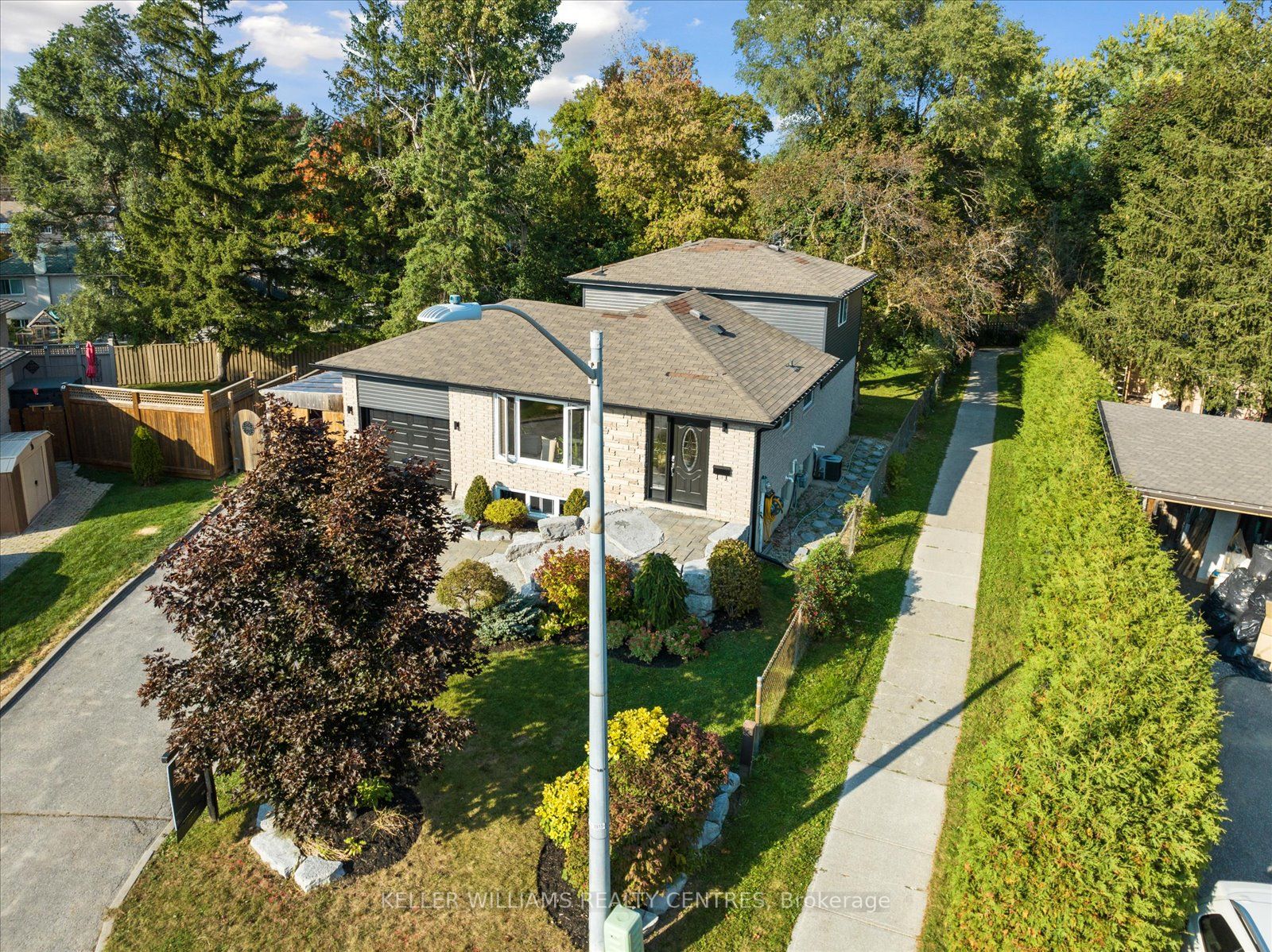 18 Boulding Dr