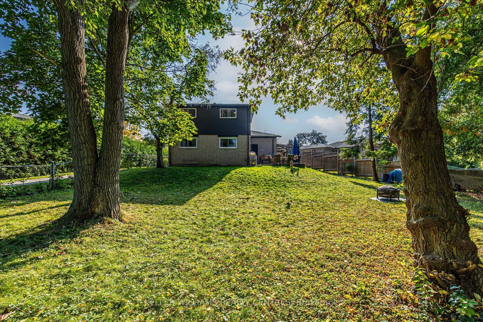 18 Boulding Dr