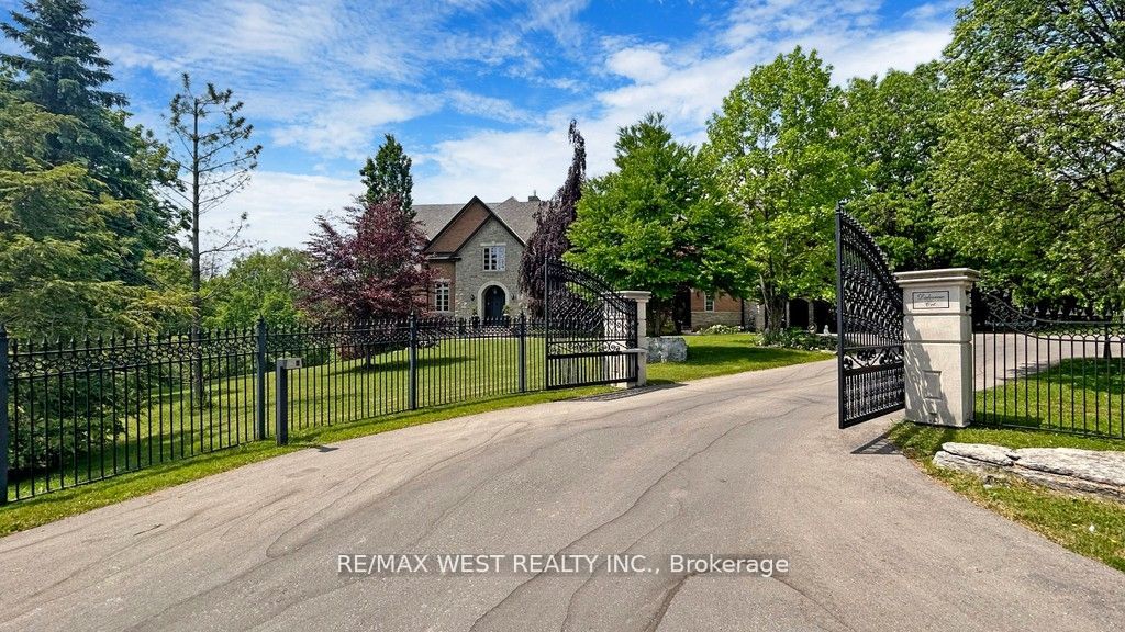 32 Daleview Crt