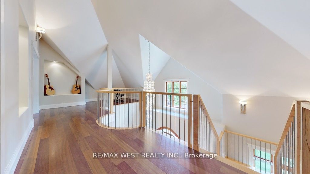 32 Daleview Crt
