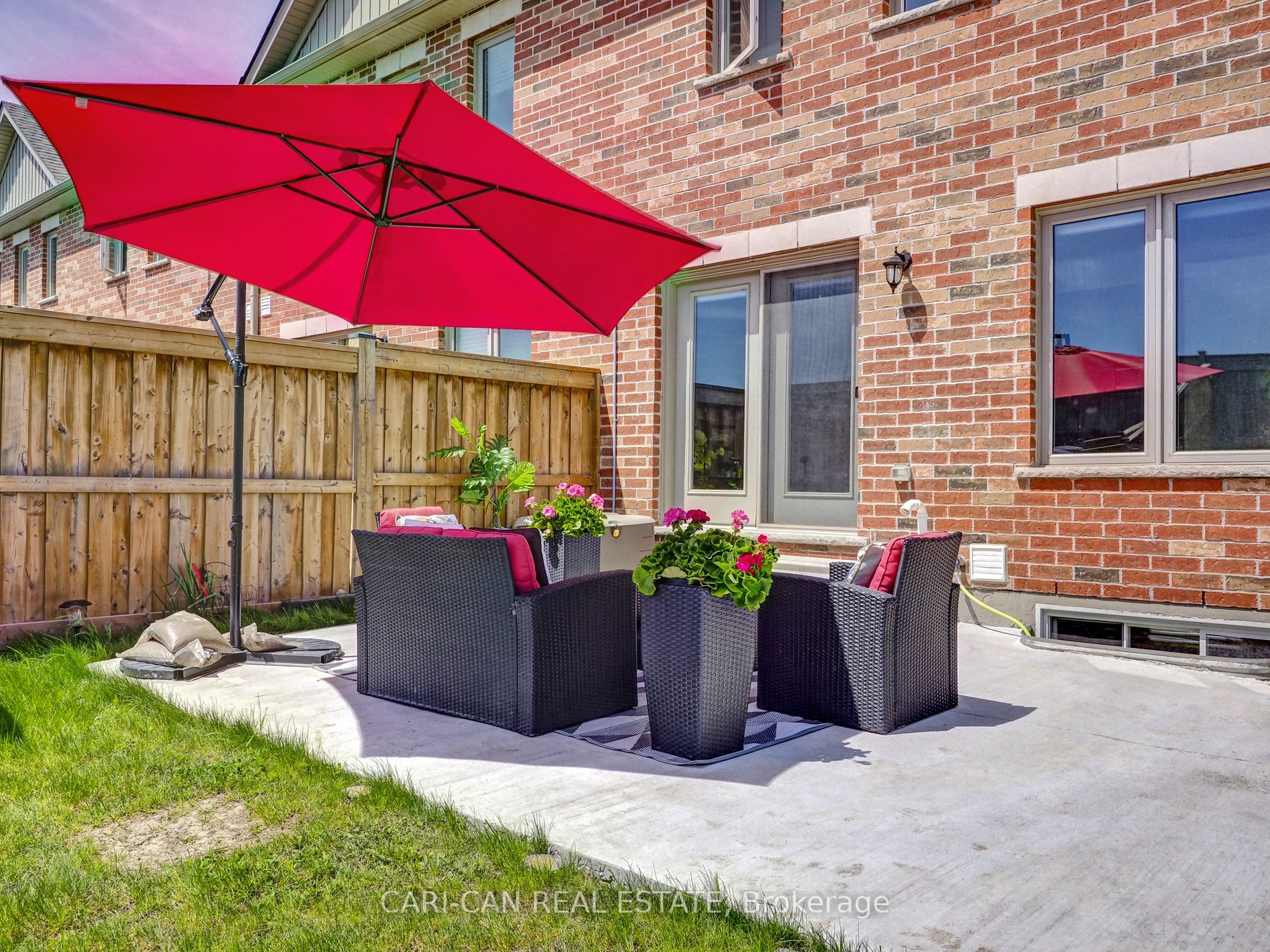 187 Hutchinson Dr