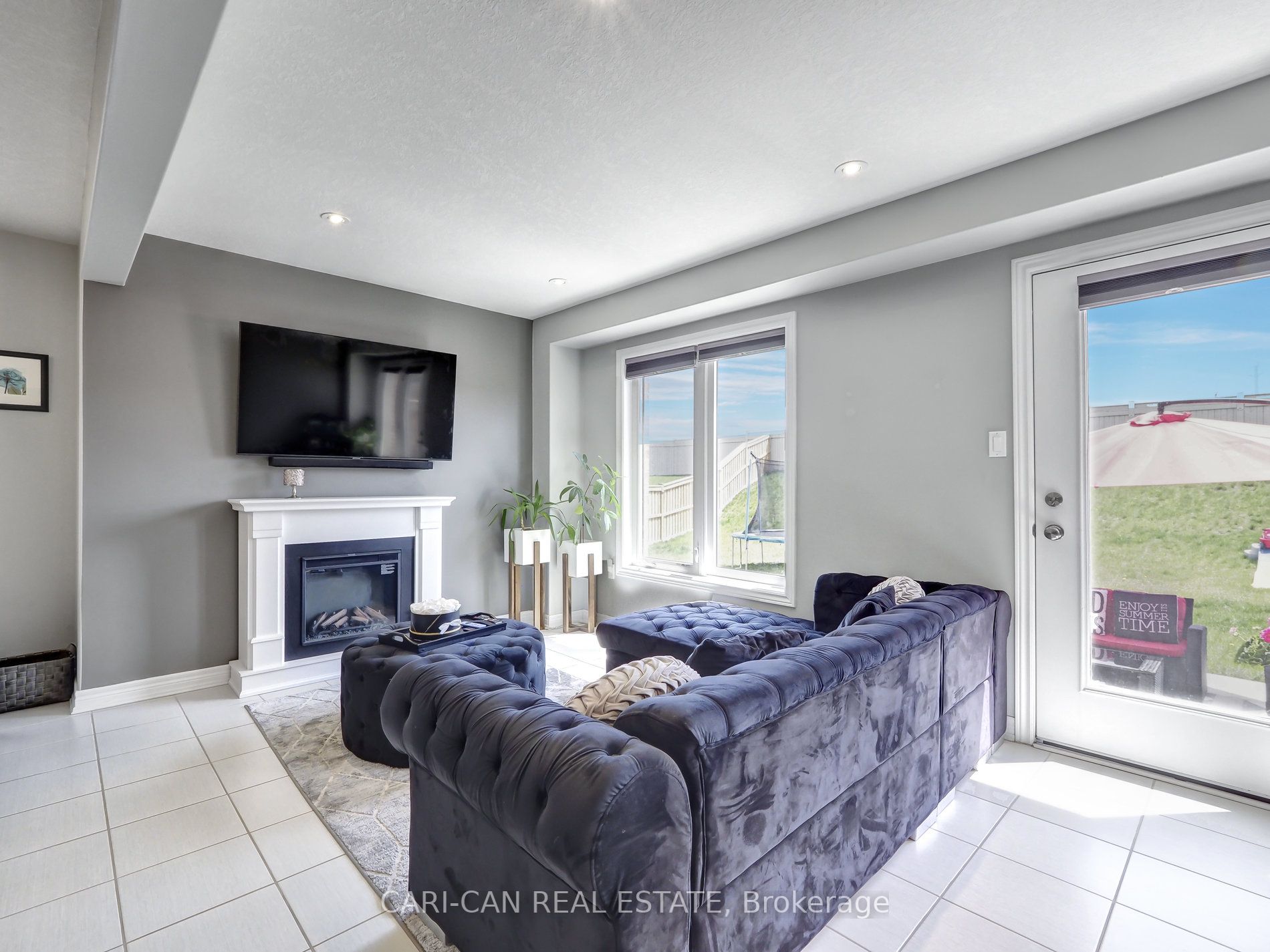 187 Hutchinson Dr