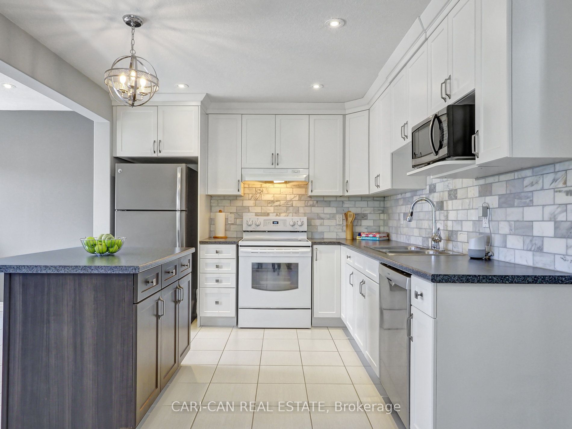 187 Hutchinson Dr