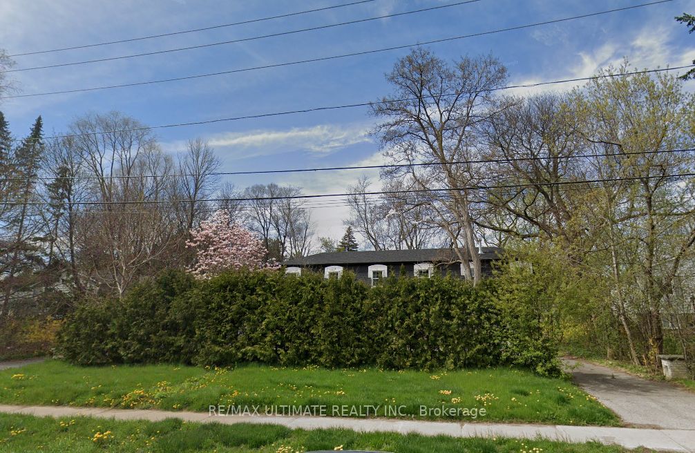 338 Steeles Ave E