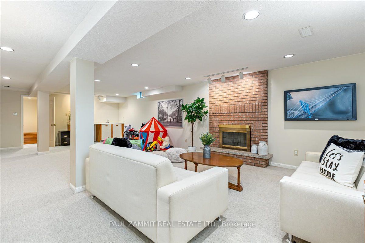 64 Brookshire Circle