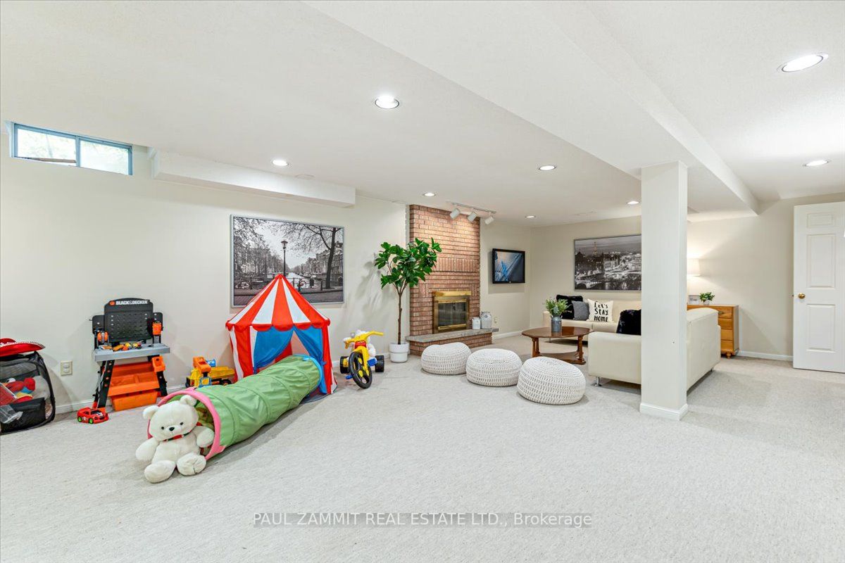 64 Brookshire Circle