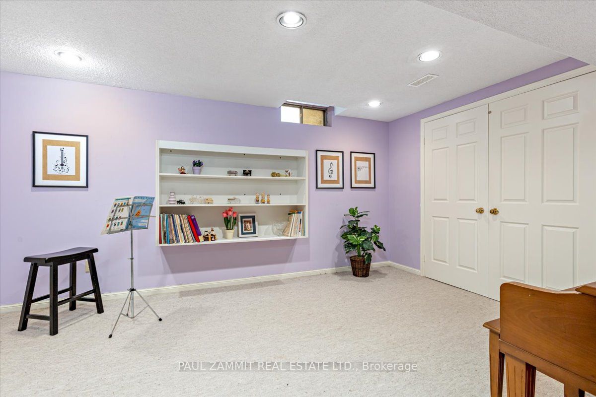 64 Brookshire Circle
