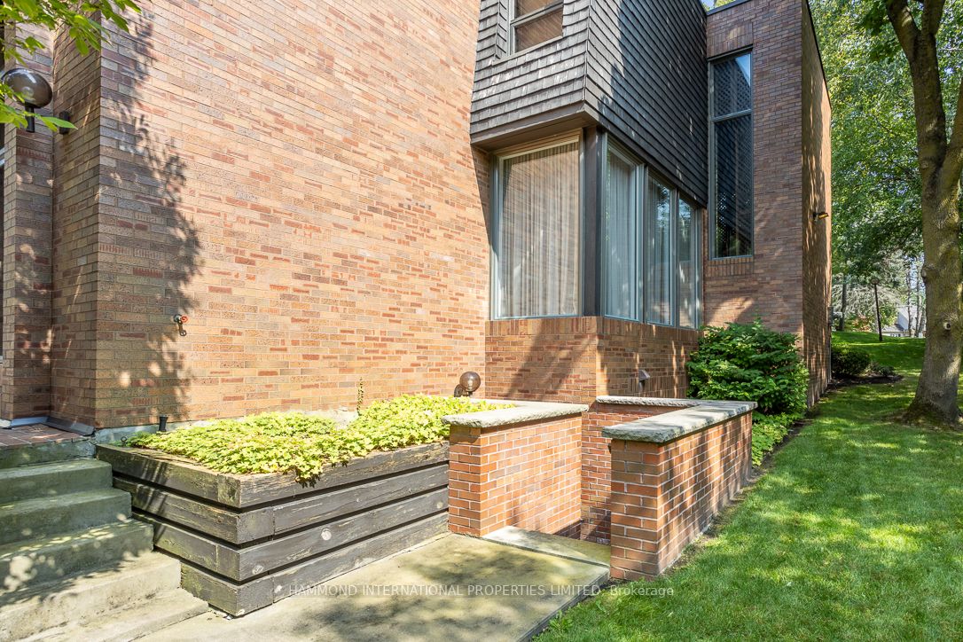 18 Old English Lane
