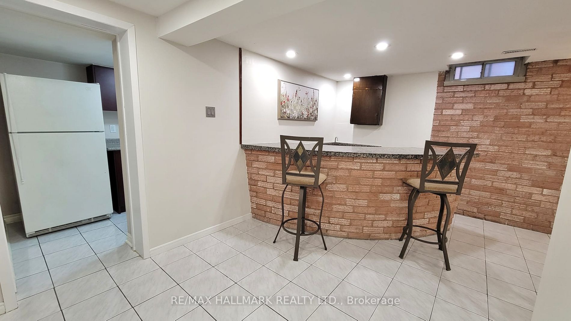 11 Mathewson St