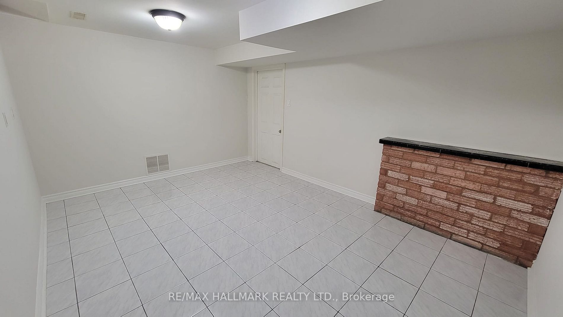 11 Mathewson St