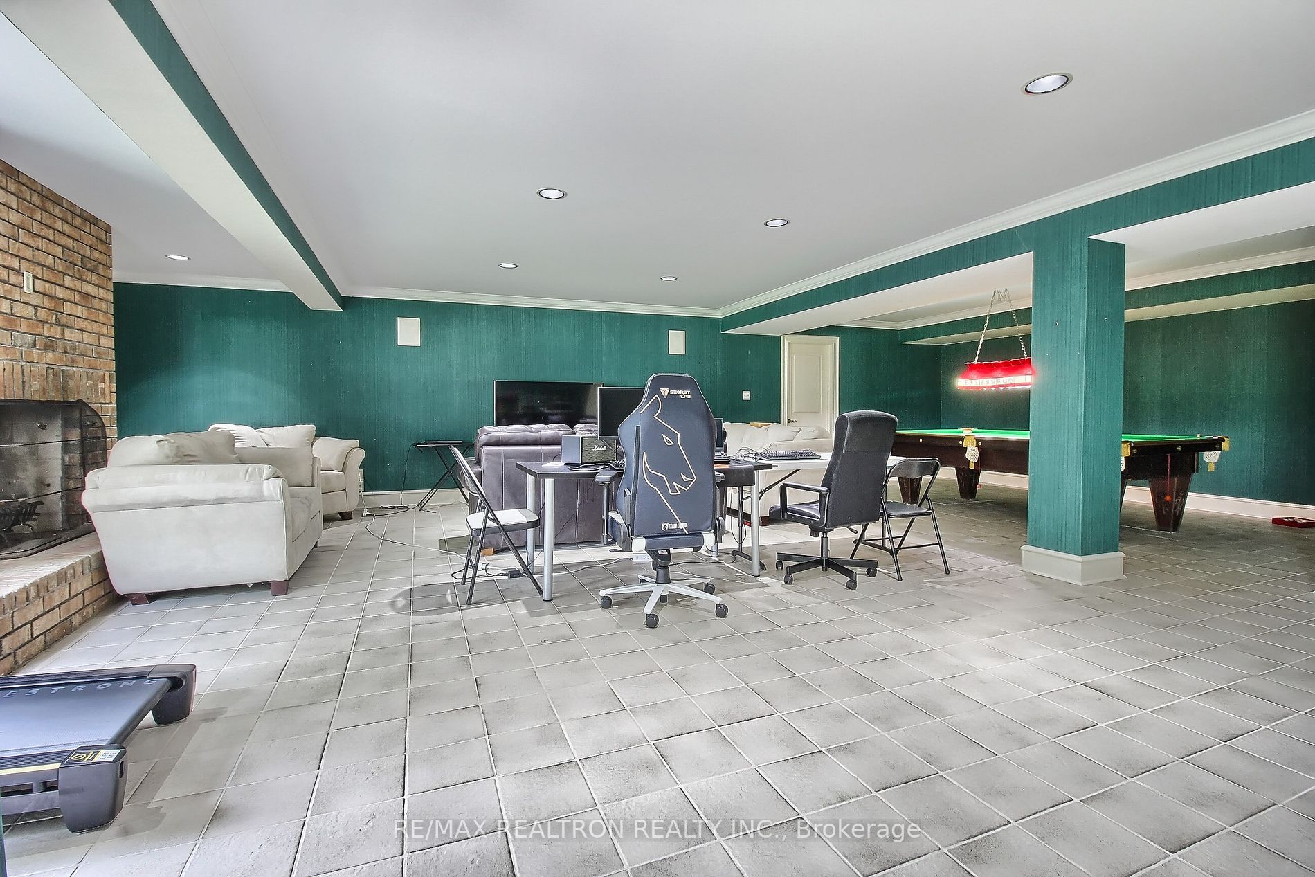 20 William Andrew Ave