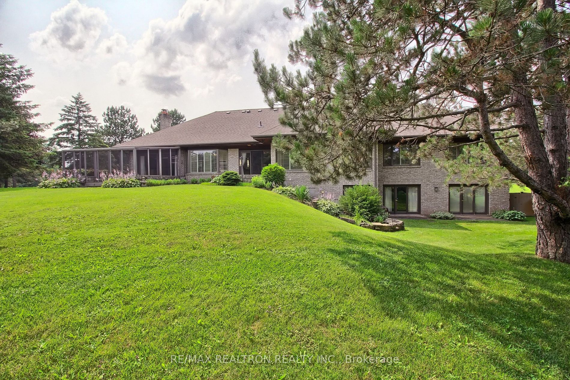 20 William Andrew Ave