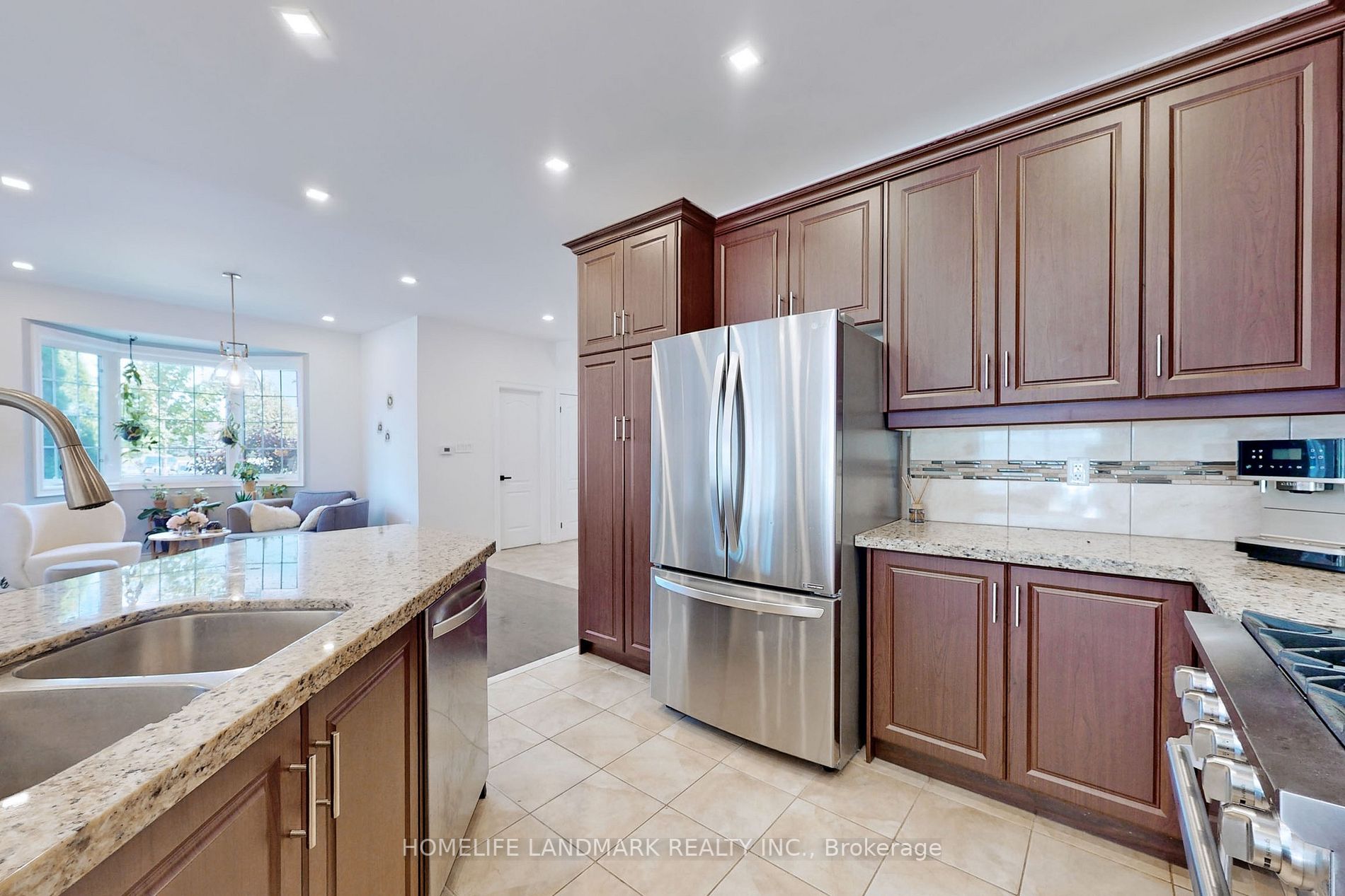 718 Peter Hall Dr