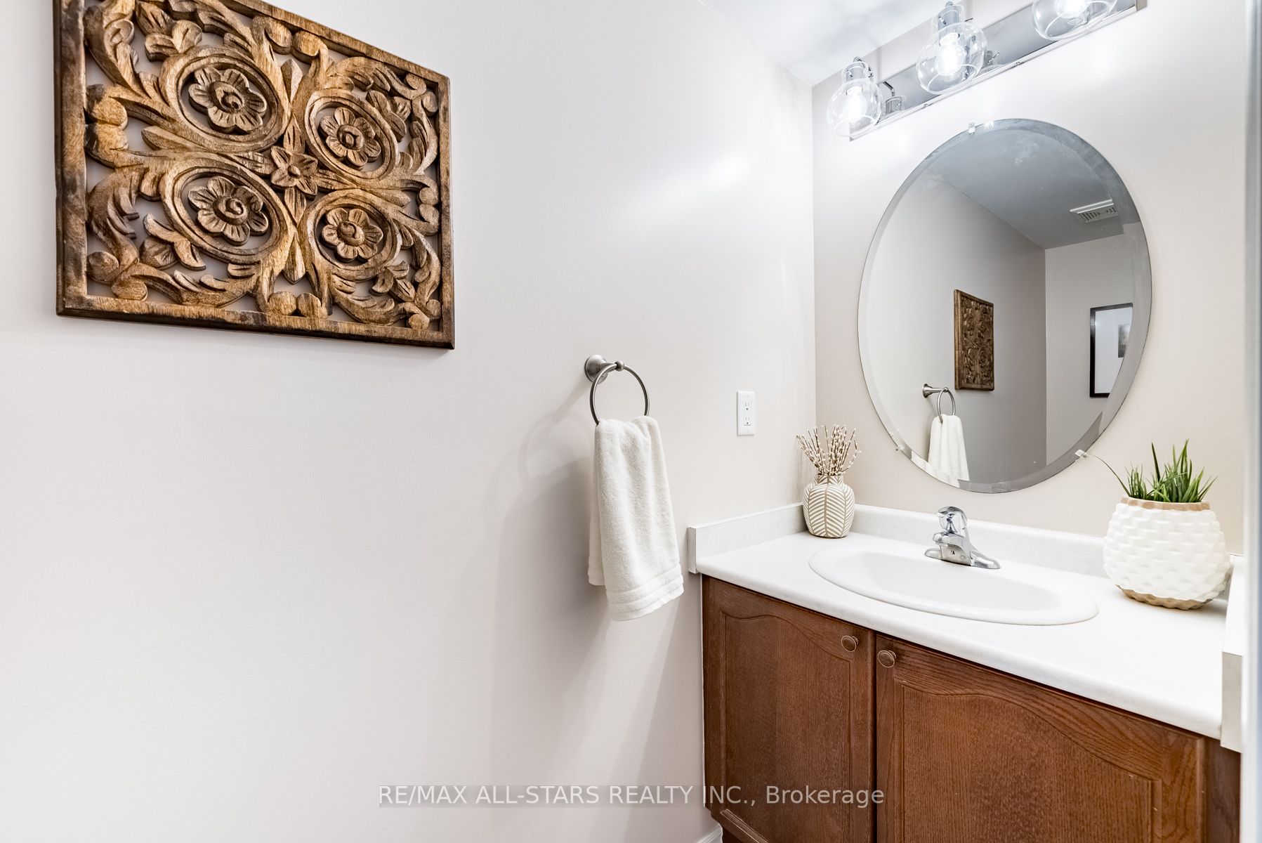 75 Gail Parks Cres