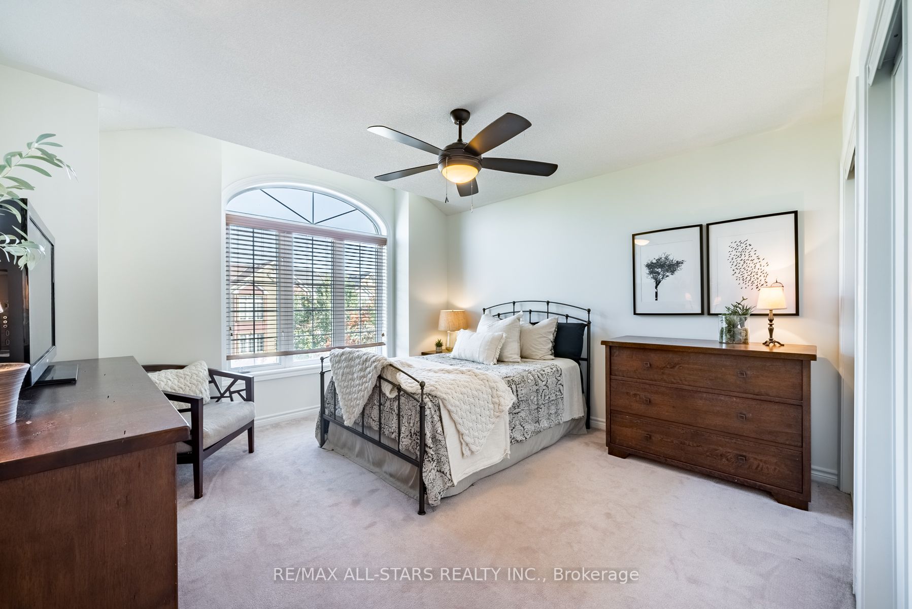 75 Gail Parks Cres
