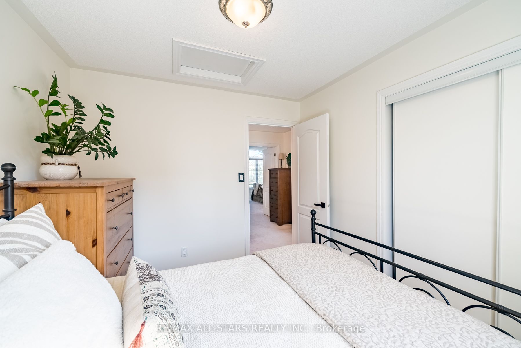75 Gail Parks Cres