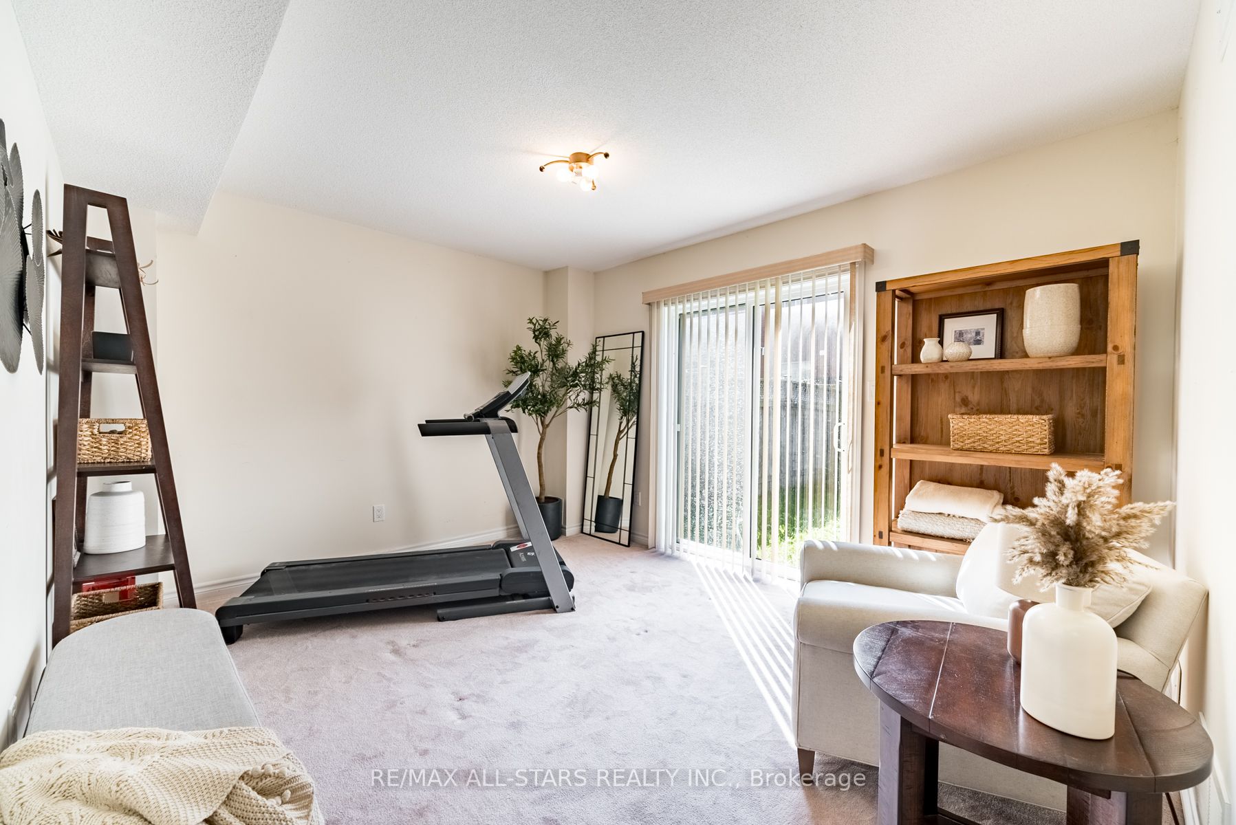 75 Gail Parks Cres