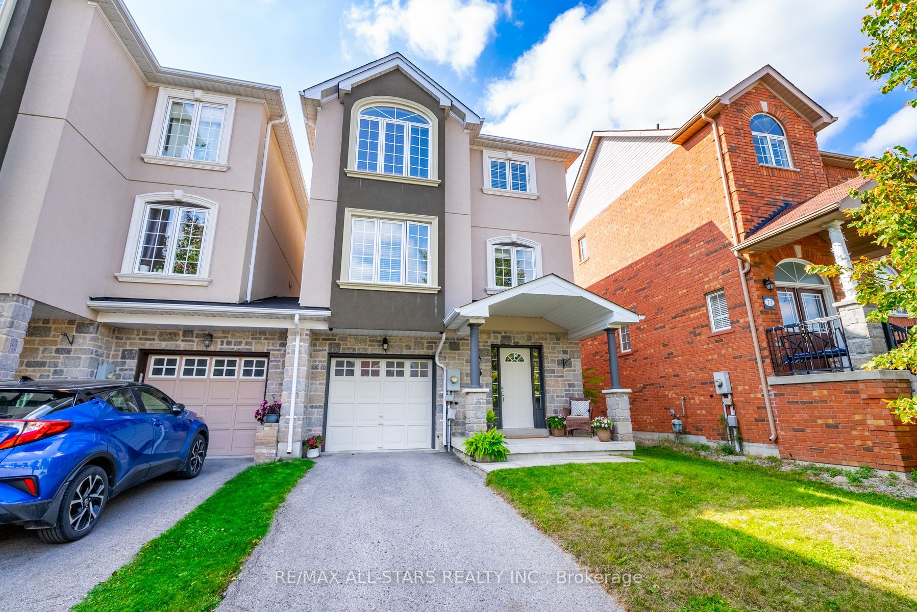 75 Gail Parks Cres