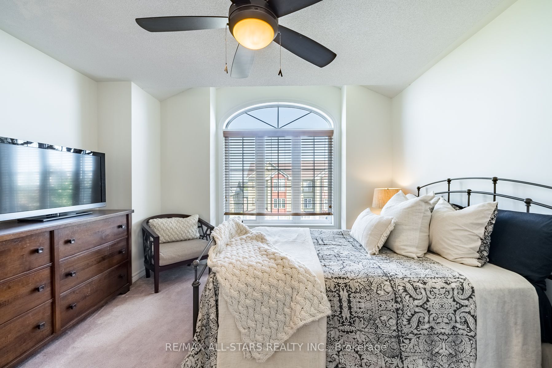 75 Gail Parks Cres