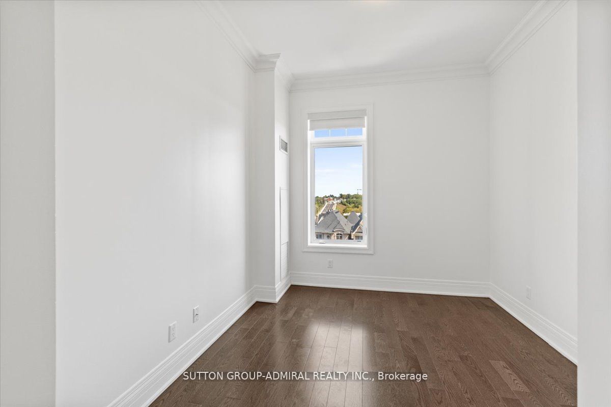 80 Burns Blvd, #405