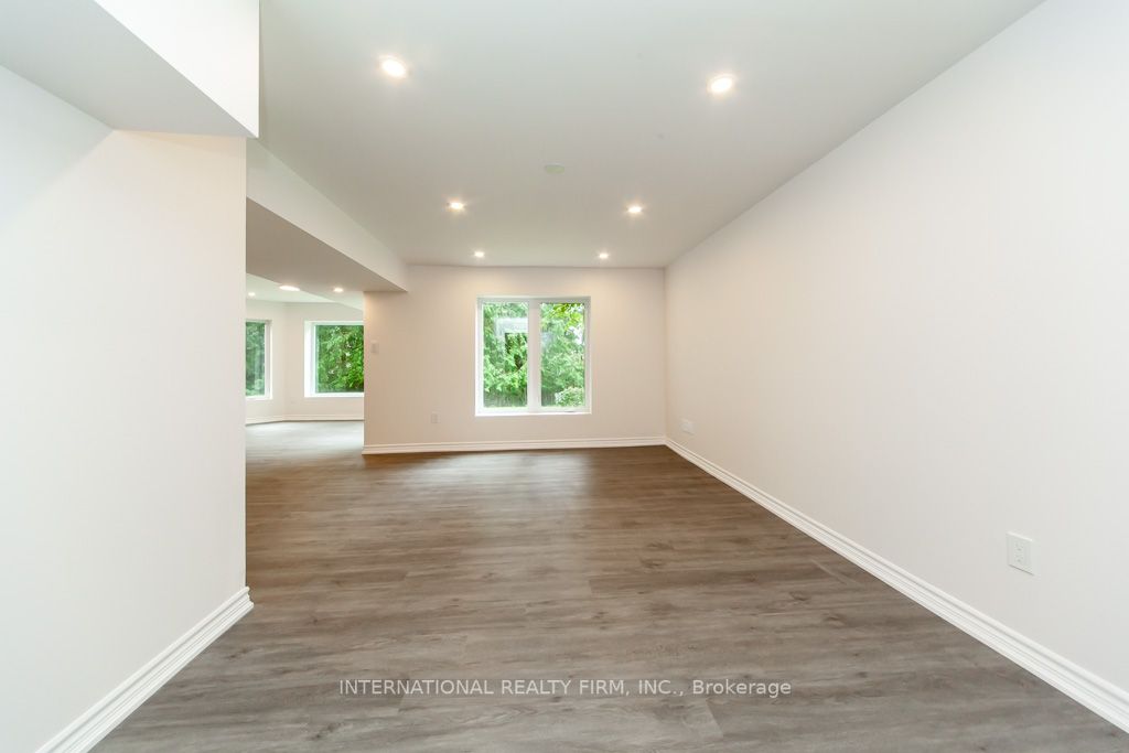 11 Coates Cres