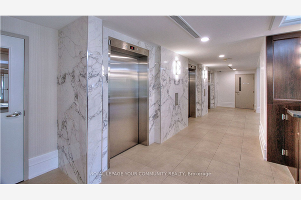 309 Major Mackenzie Dr E, Richmond Hill