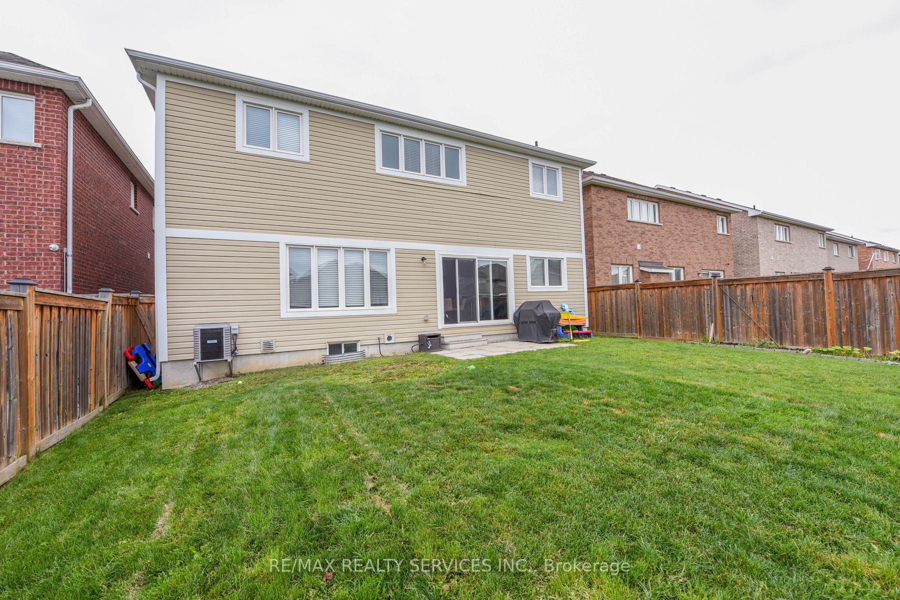 25 Swenson St