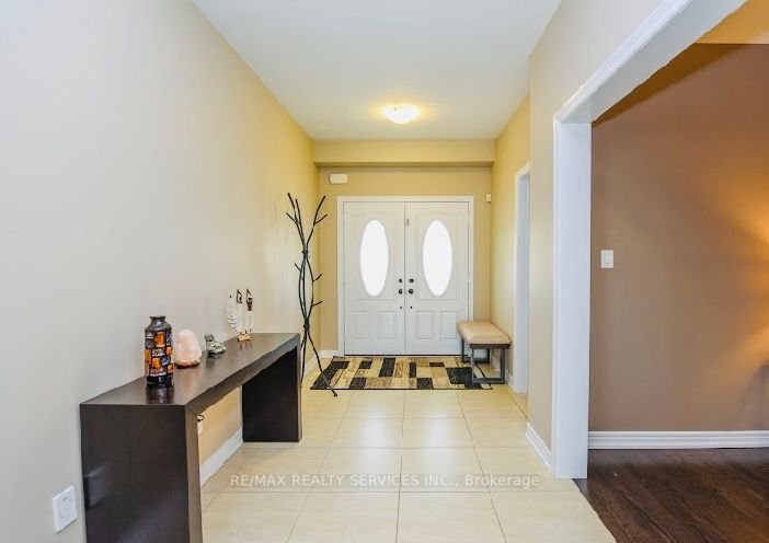 25 Swenson St