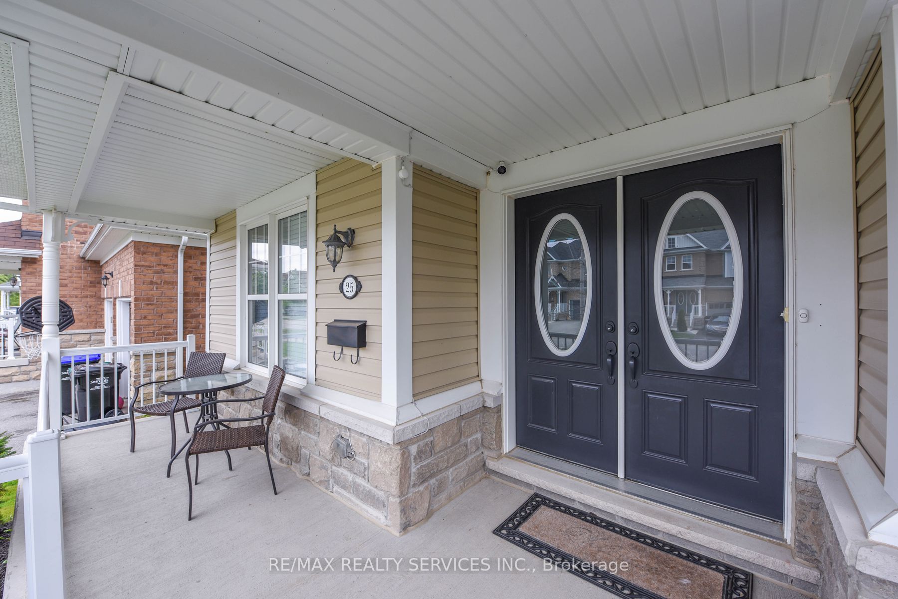 25 Swenson St