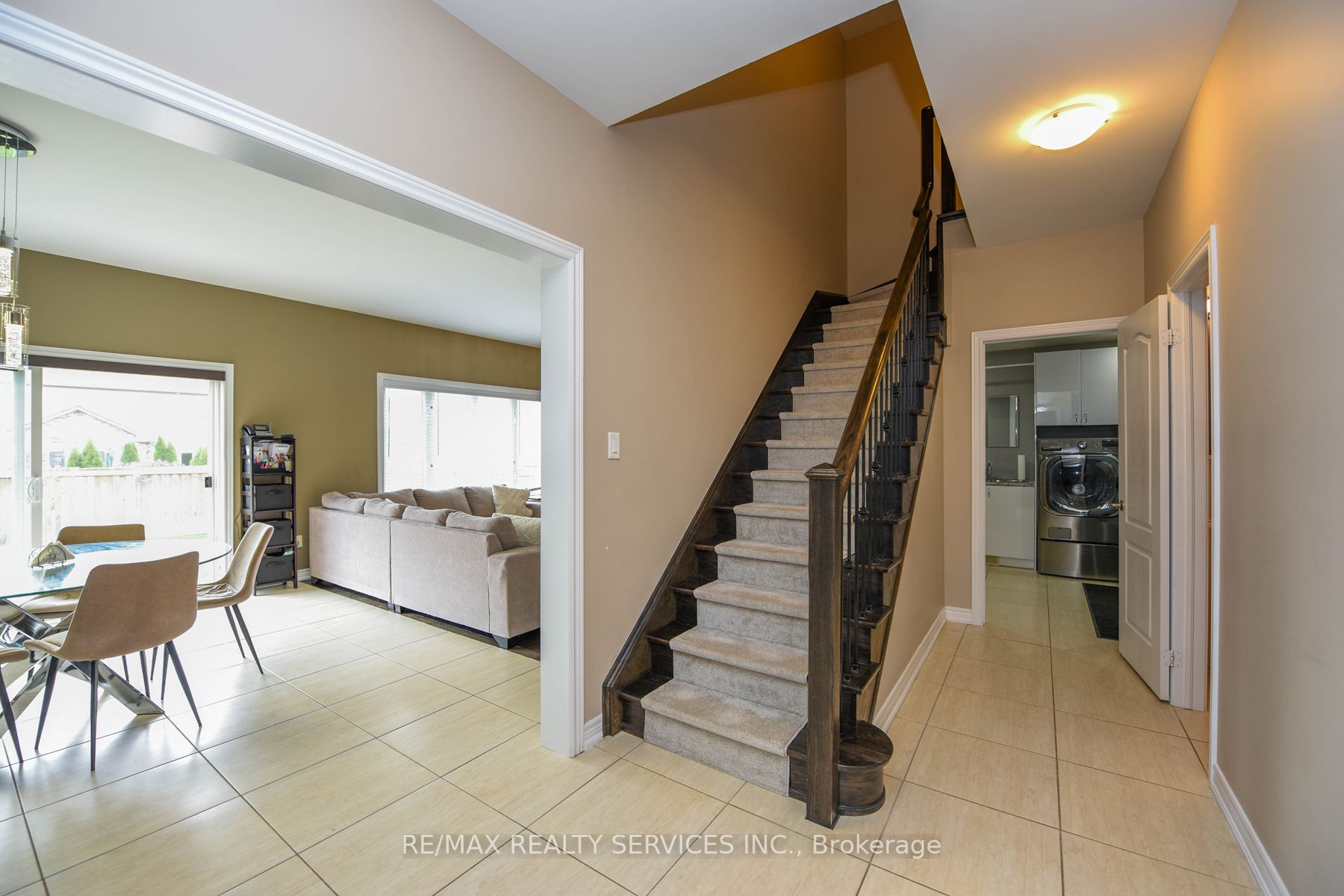25 Swenson St