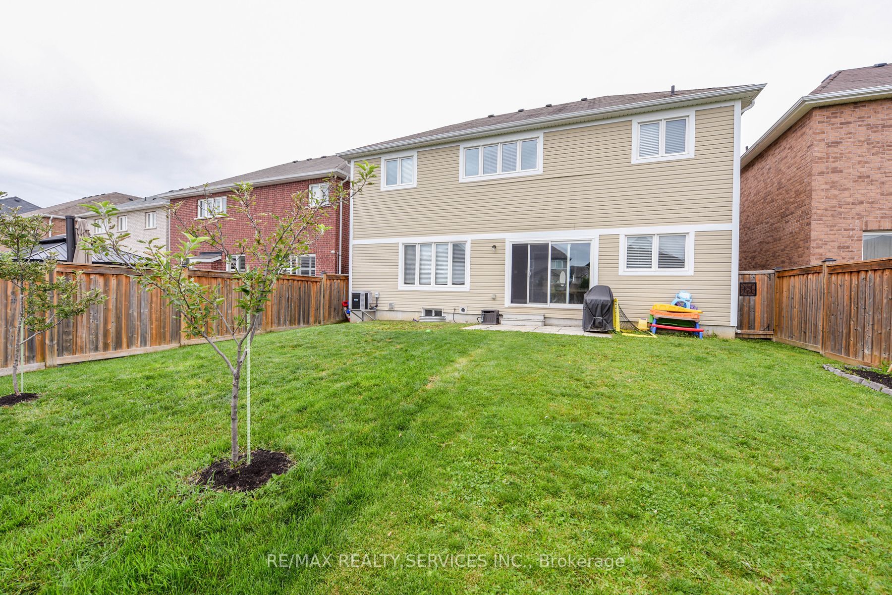 25 Swenson St