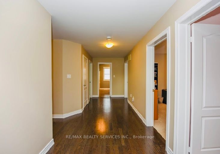 25 Swenson St