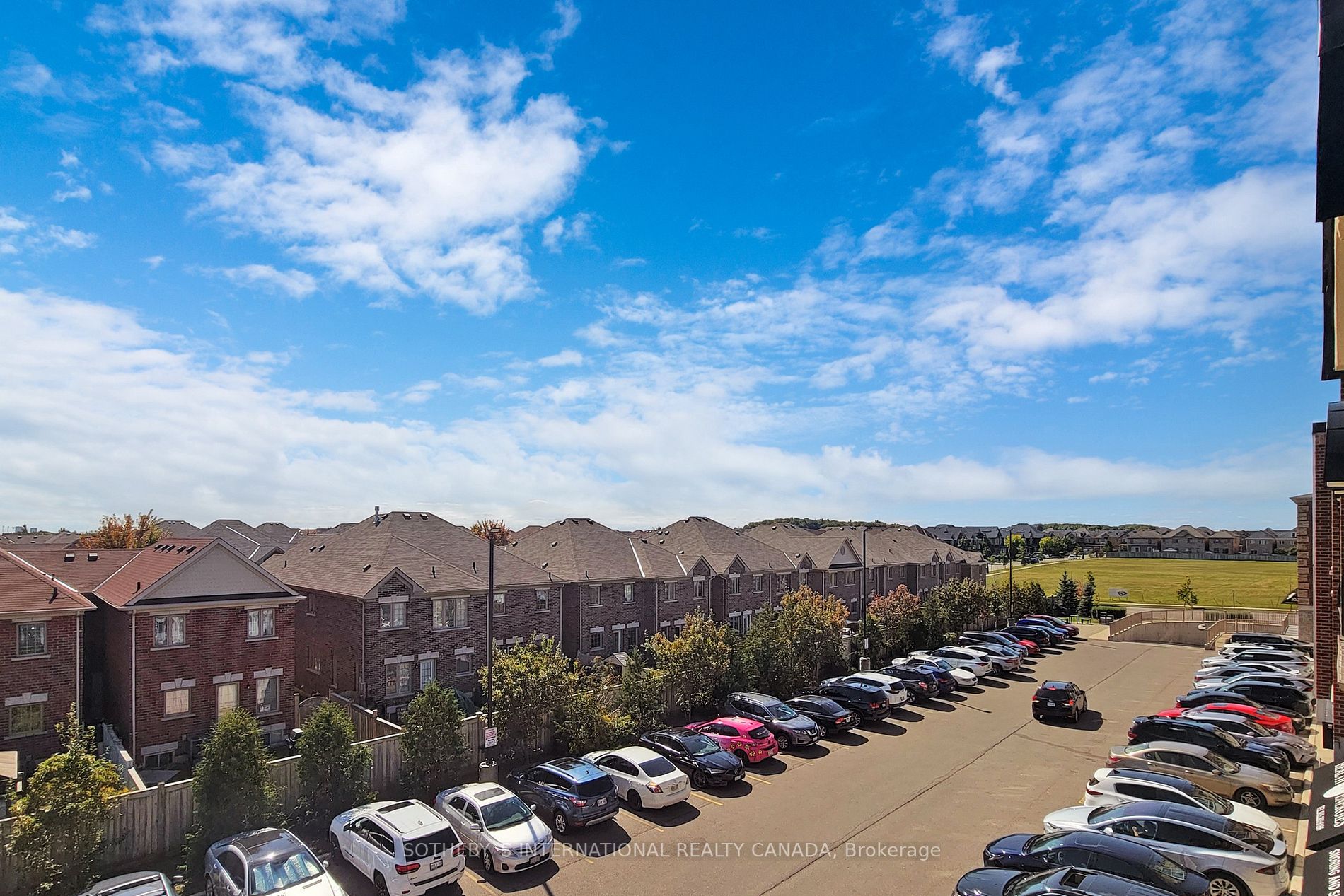 3905 Major Mackenzie Dr W, #214